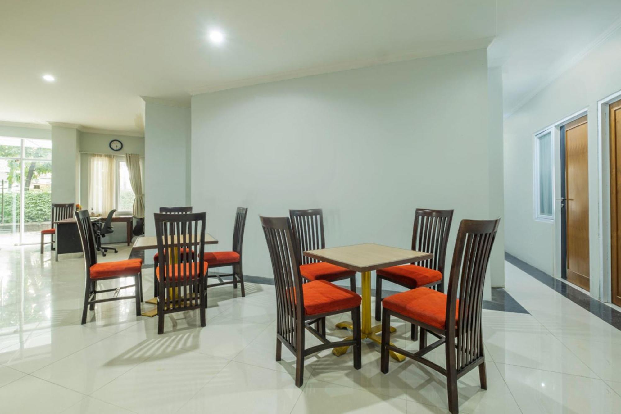 Oyo Living 2195 Al Jazeerah Residence Syariah Bandung Exterior foto